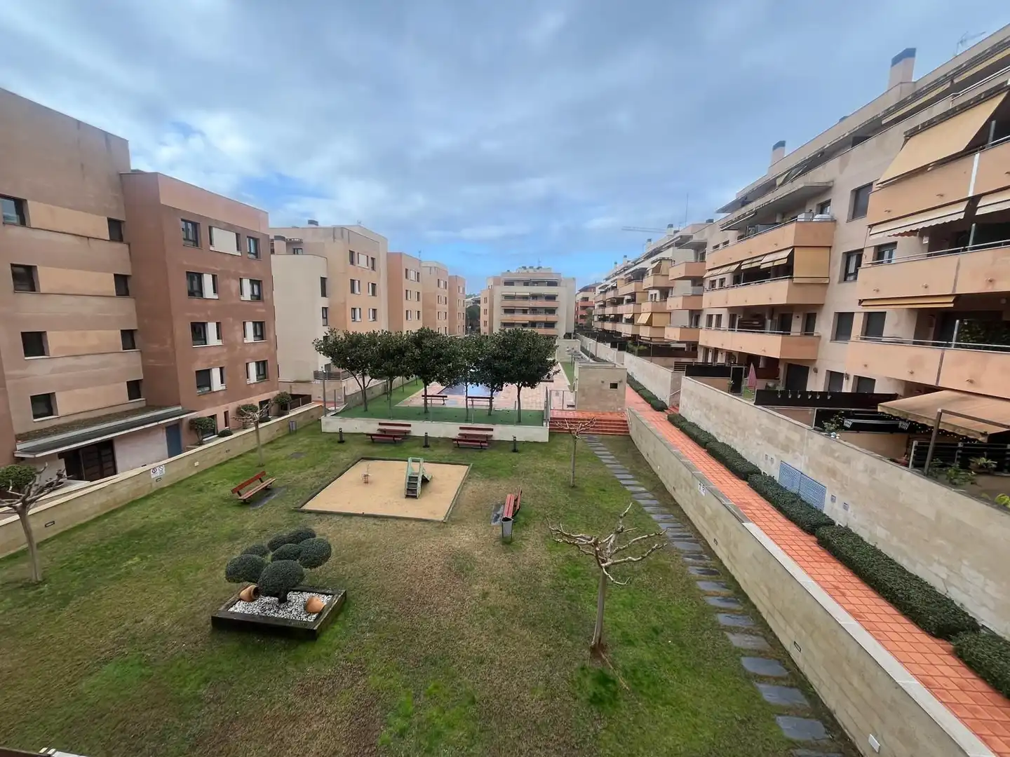 Außenansicht von Wohnungen zum Verkauf in Lloret de Mar mit Klimaanlage, Heizung und Abstellraum