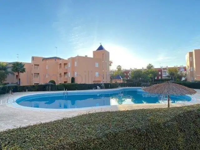 Piscina de Apartamento en venta en Islantilla con Terraza y Amueblado