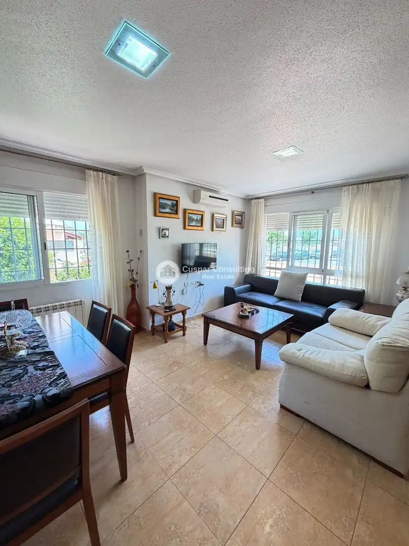 Sala de estar de Casa adosada en venta en San Pedro del Pinatar con Aire acondicionado, Calefacción y Terraza