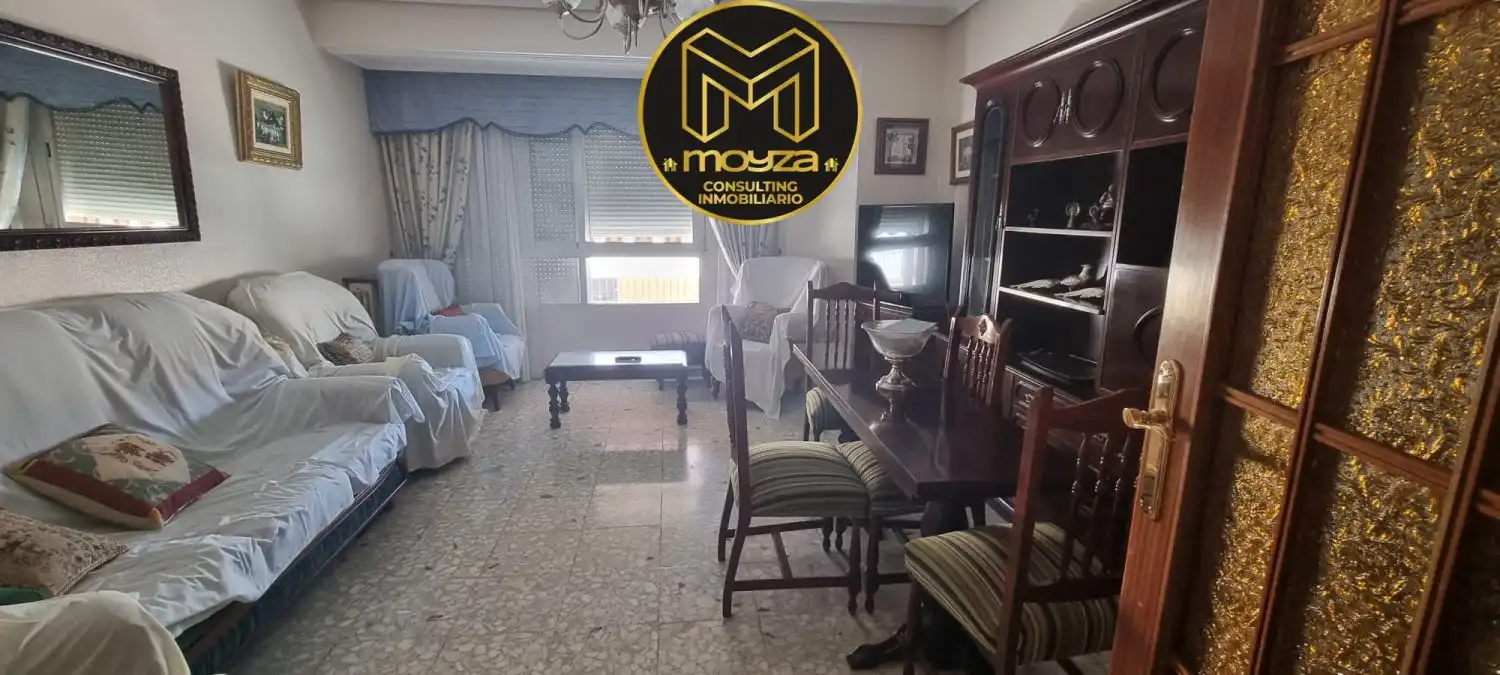 Piso con terraza en venta en Martos
