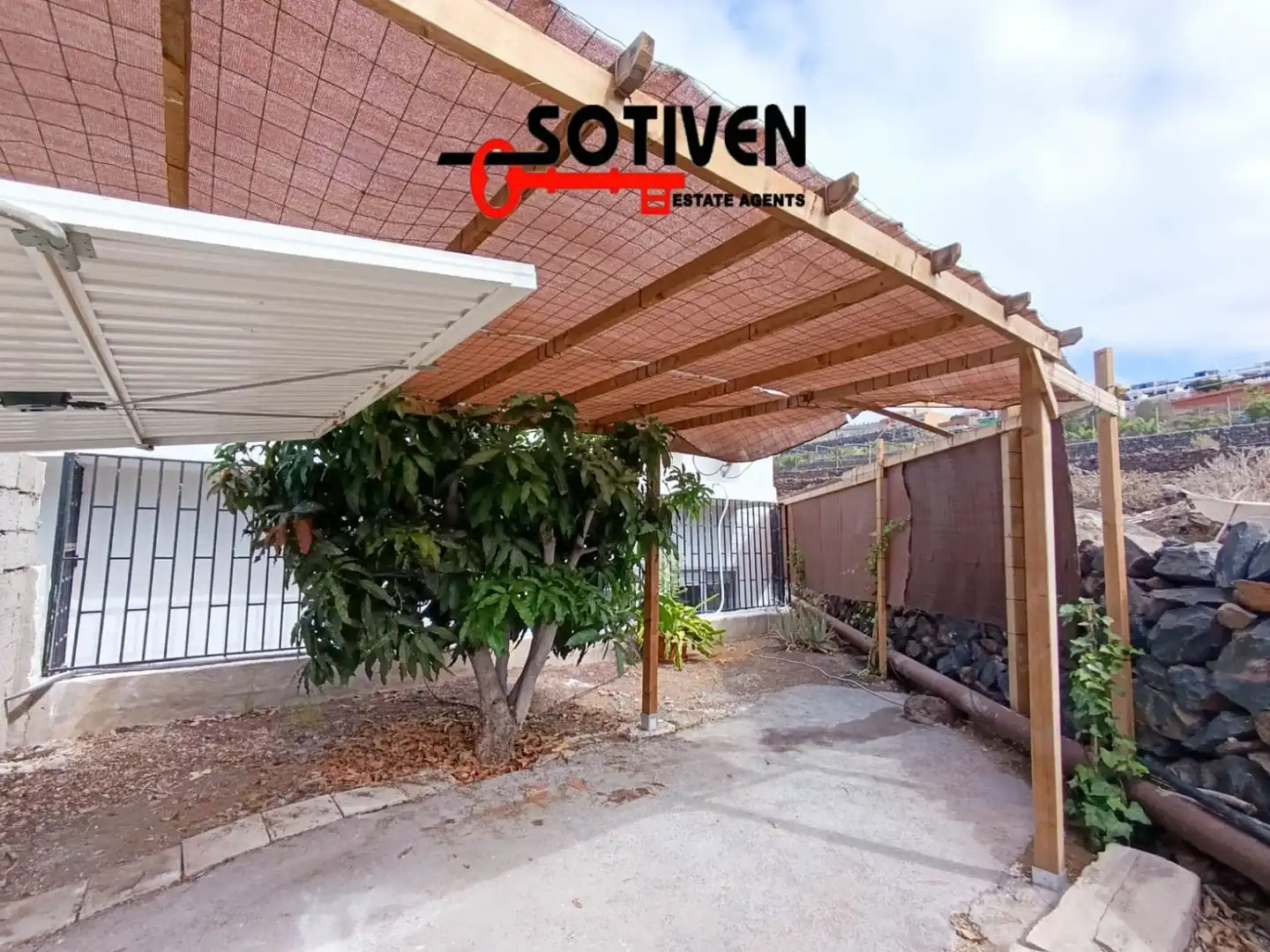 Vista exterior de Casa o chalet en venta en Adeje con Jardín privado y Terraza