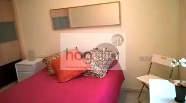 Bedroom of Flat for rent in Sevilla  with Air Conditioner, Terrace and Furnished