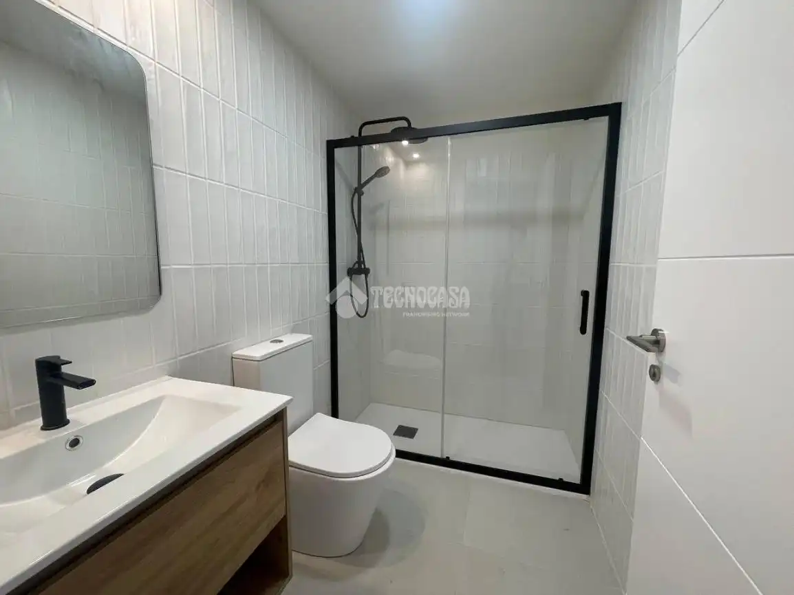 Baño de Estudio en venta en San Sebastián de los Reyes con Aire acondicionado