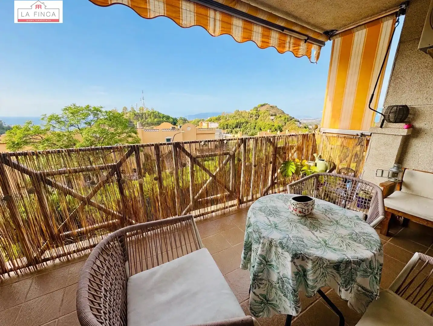 Balcony of Flat for sale in Este