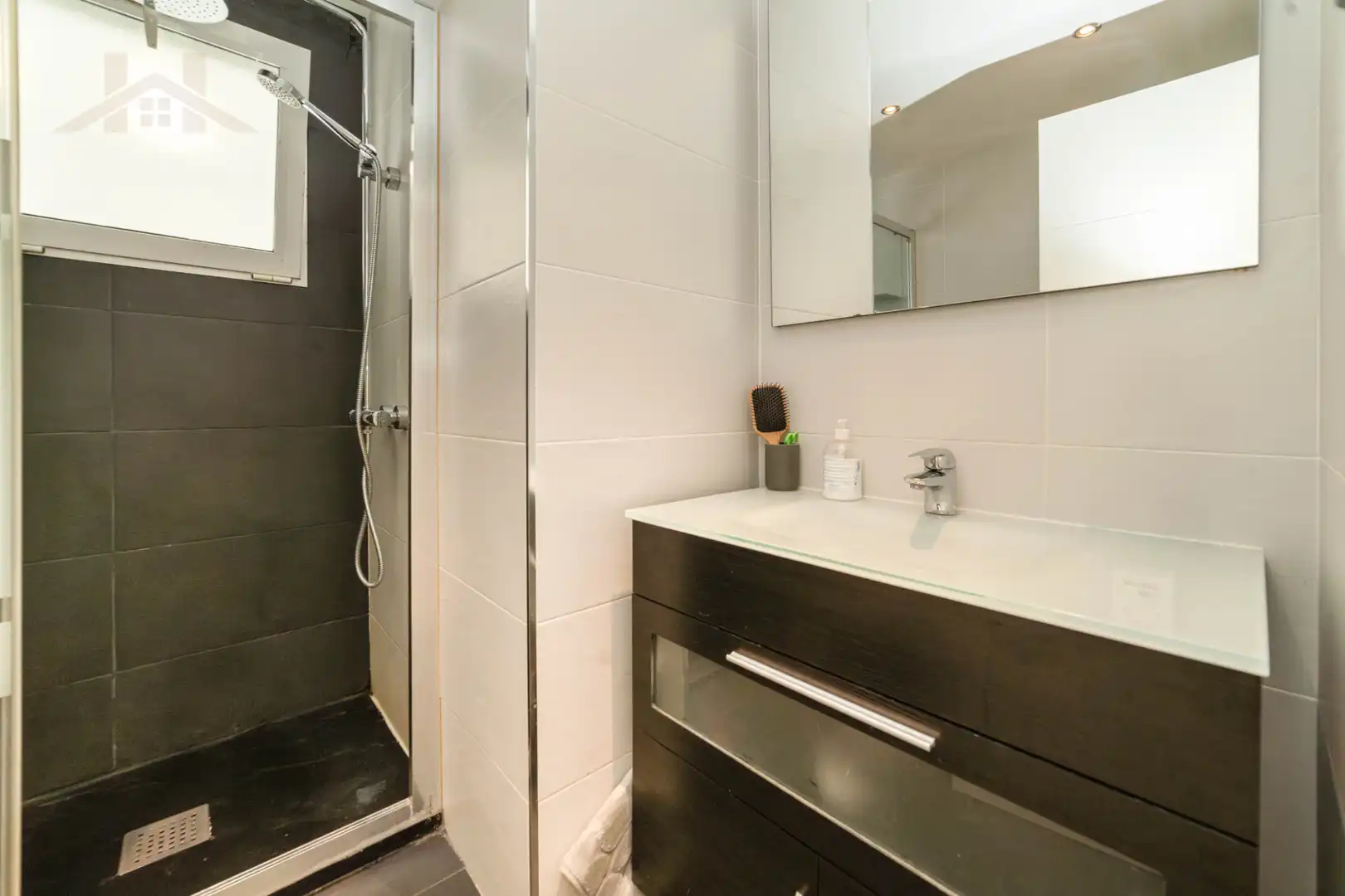 Bathroom of Flat for sale in Fuenlabrada  with Air Conditioner, Heating and Storage room