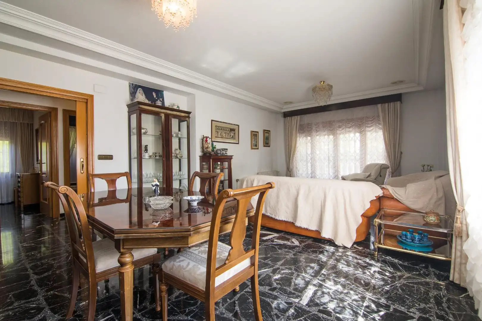 Dormitori de Casa o xalet en venda en Elche / Elx amb Jardí privat, Terrassa i Piscina