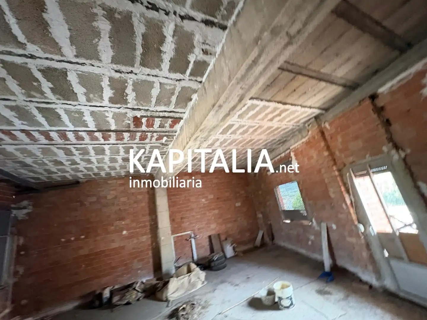 Edificio en venta en Enguera