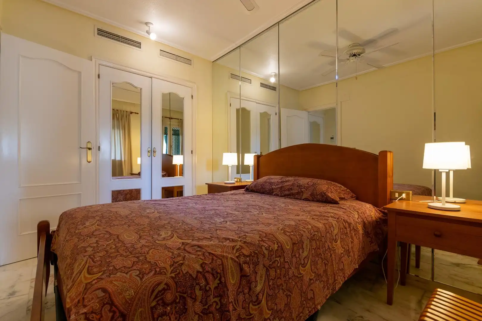 Habitación de Piso de alquiler en Santa Pola con Terraza y Piscina comunitaria