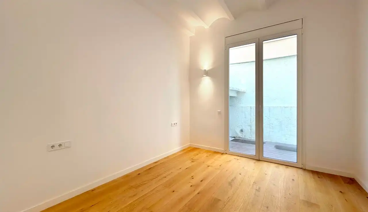 Bedroom of Flat for sale in Barcelona  with Air Conditioner, Parquet flooring and Terrace