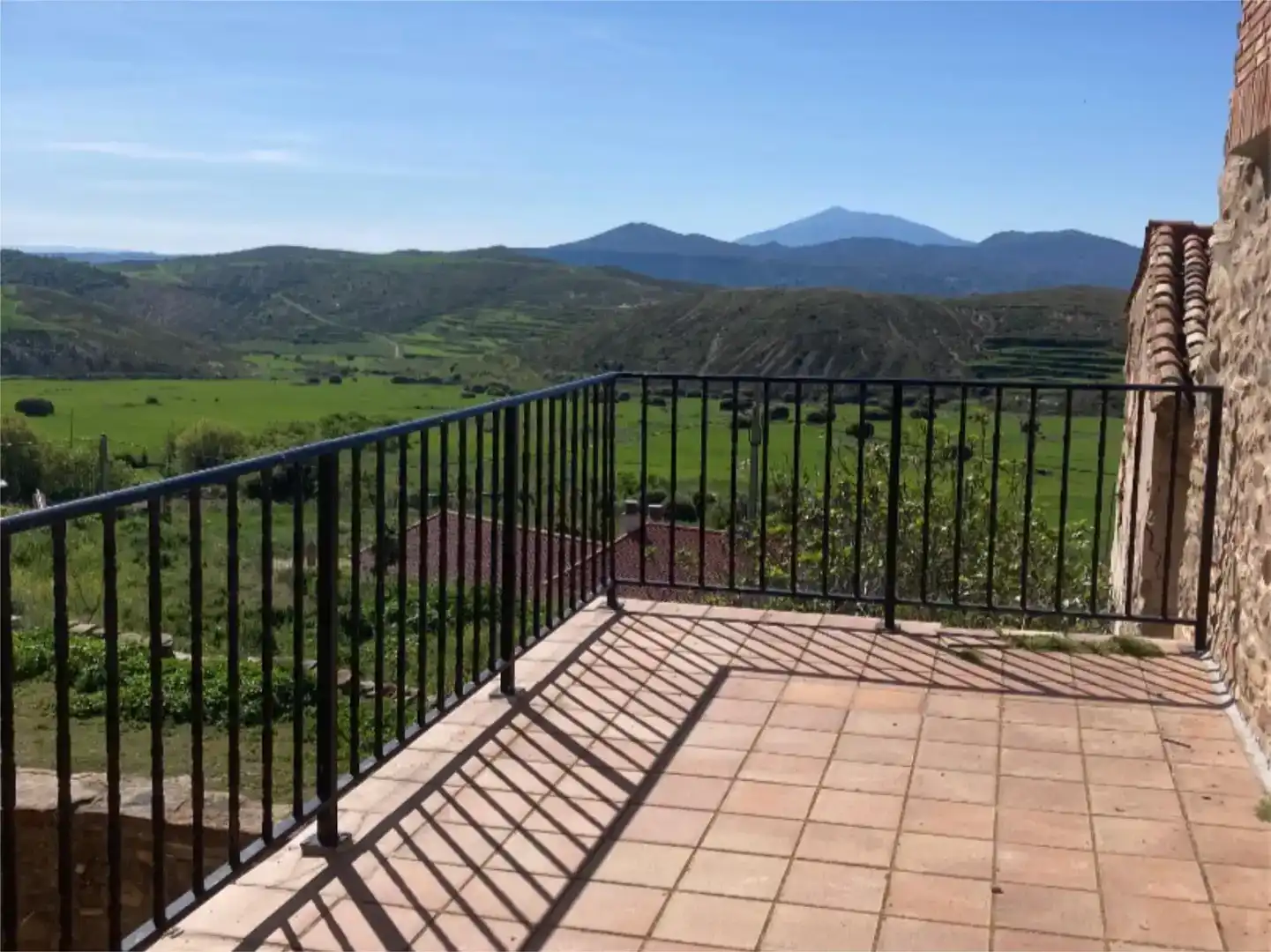 Terraza de Piso en venta en Valdemadera con Jardín privado, Trastero y Amueblado