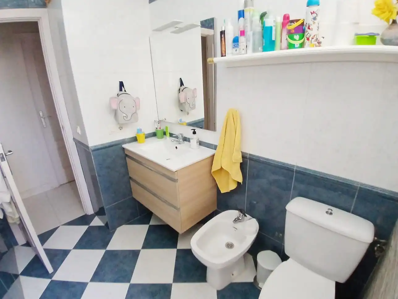 Badezimmer von Haus oder Chalet zum Verkauf in Aljaraque mit Heizung, Privatgarten und Schwimmbad
