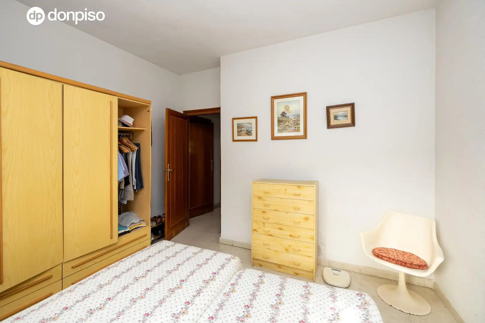Habitación de Casa o chalet en venta en Armilla con Aire acondicionado, Calefacción y Jardín privado