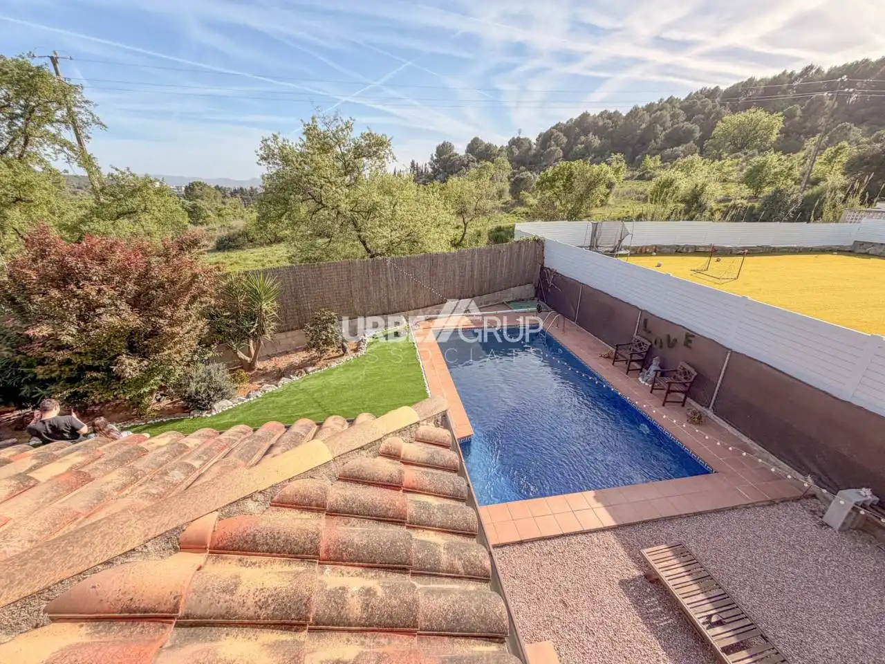 Piscina de Casa adosada en venda en Terrassa amb Calefacció, Jardí privat i Terrassa