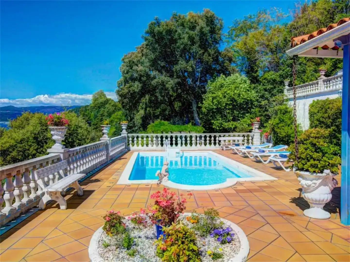 Swimming pool of Houses for rent in Redondela  with Swimming Pool and Balcony