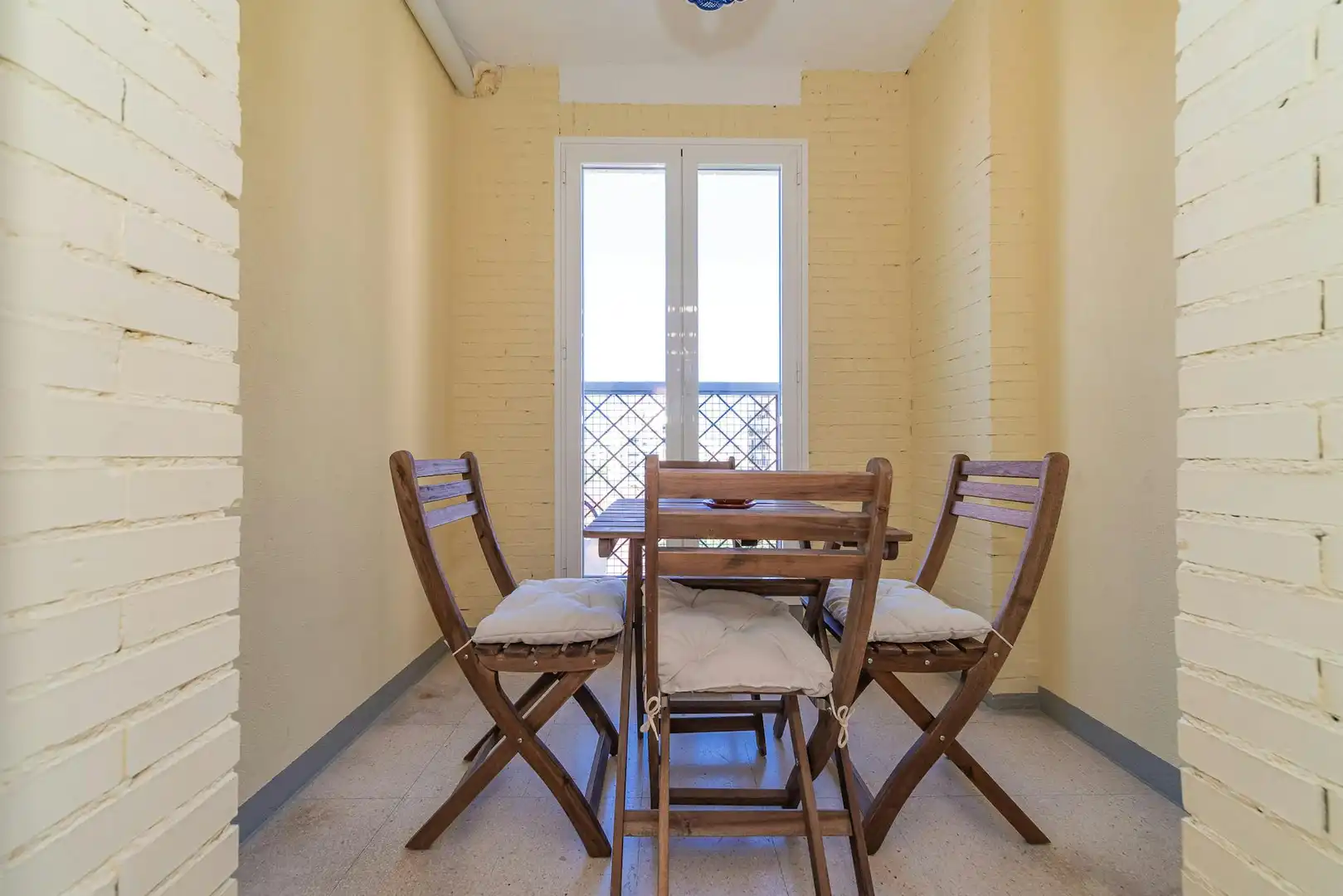 Comedor de Piso para compartir en Madrid con Aire acondicionado, Calefacción y Lavadora