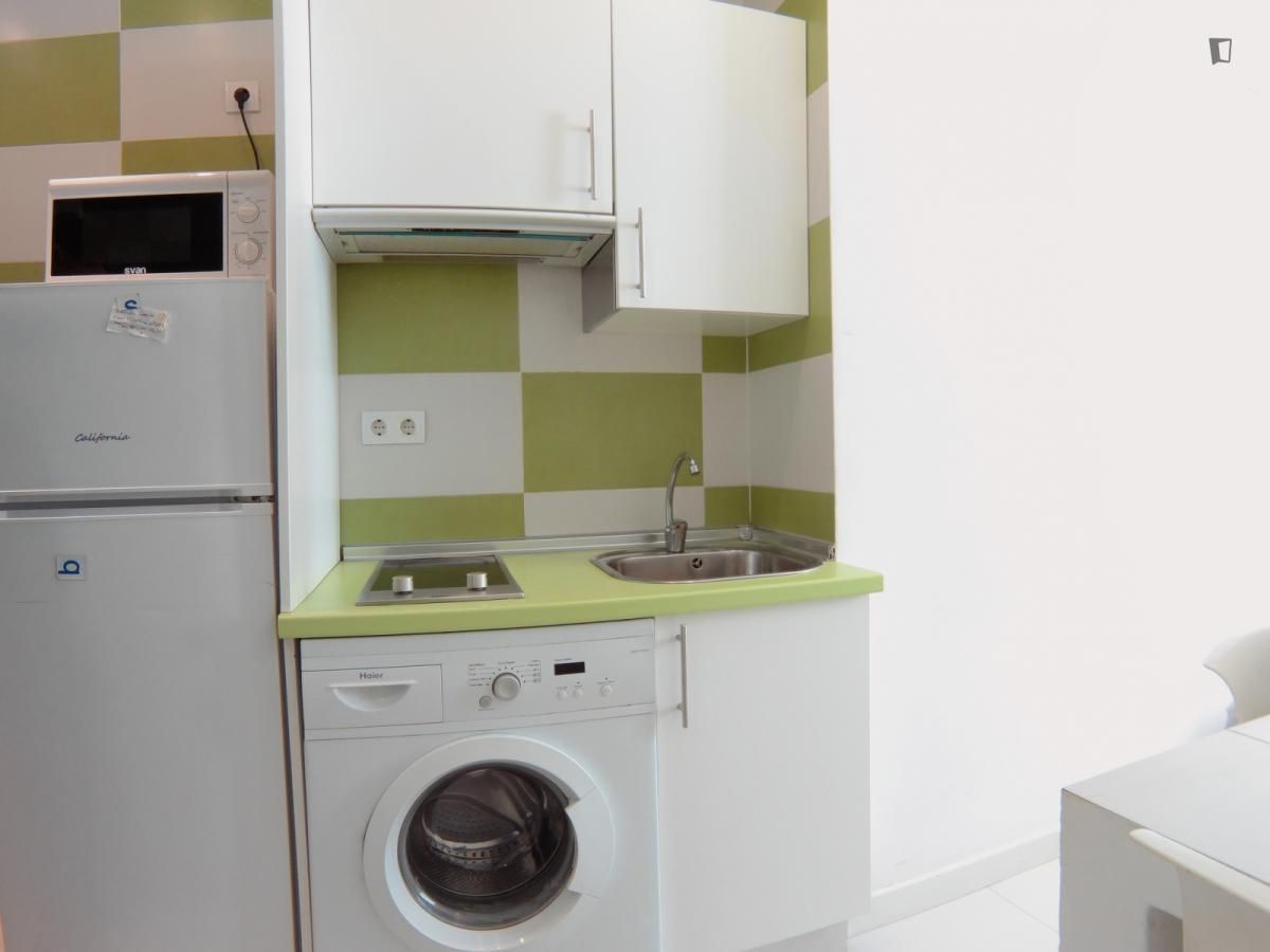 Study to rent in Puerta del Ángel