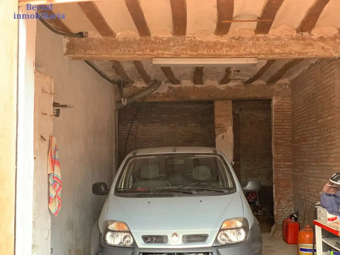 Aparcament de Finca rústica en venda en Entrena amb Calefacció, Traster i Balcó