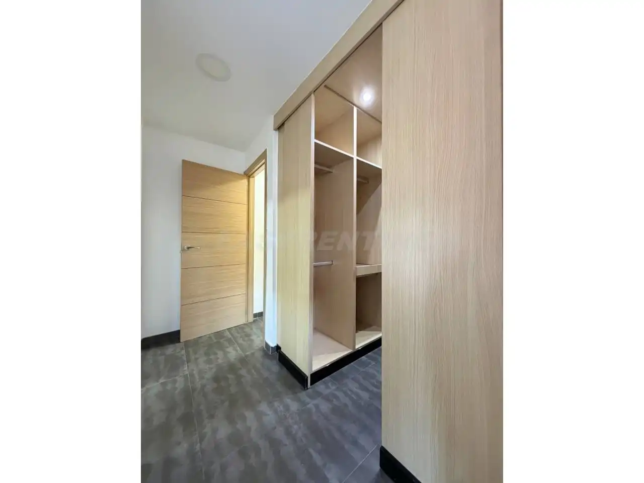 Piso en venta en La Línea de la Concepción con Terraza, Amueblado y Alarma