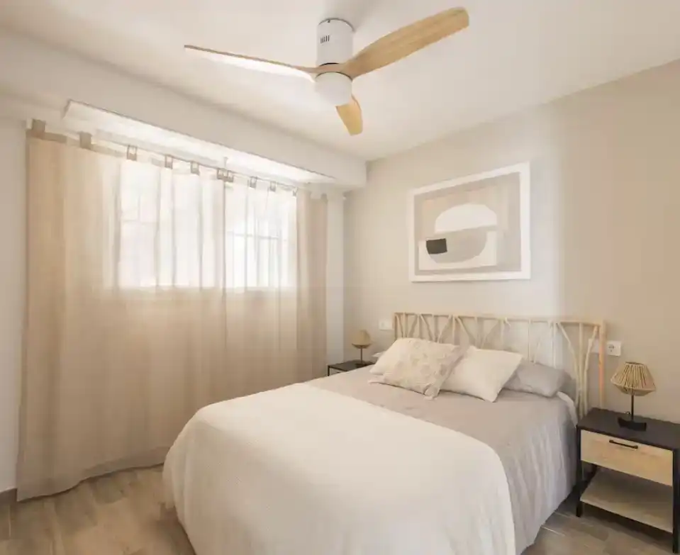 Schlafzimmer von Wohnung zur Miete in Cullera mit Klimaanlage, Parkett und Abstellraum