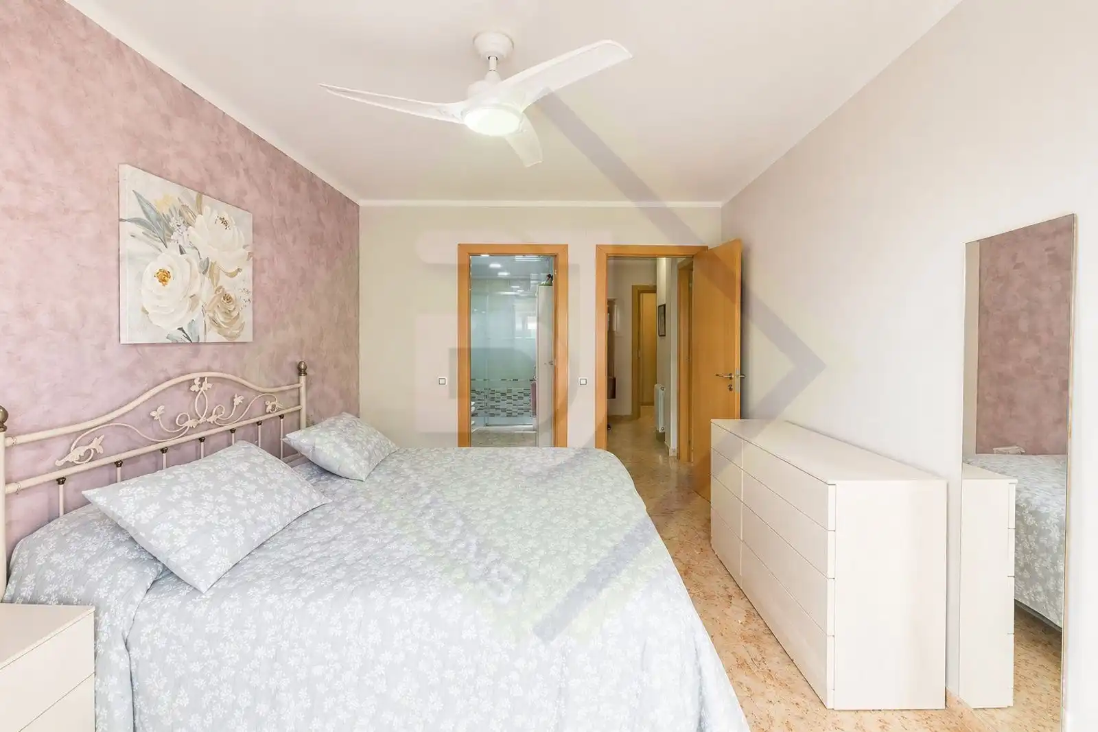 Piso en venta en CAMI RAL, Eixample