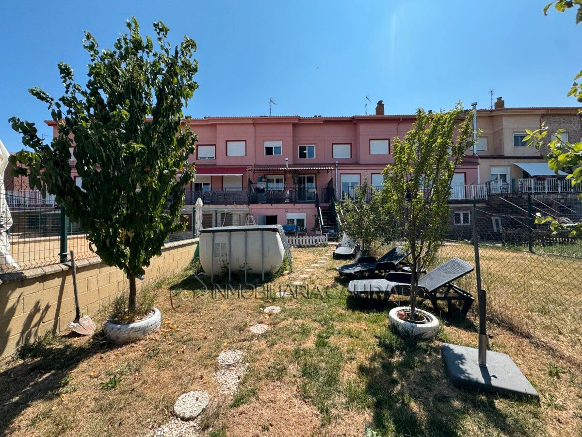 Jardín de Casa o chalet en venta en Valdorros con Calefacción y Trastero