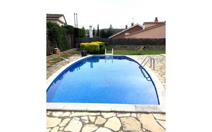 Piscina de Casa o xalet en venda en Sant Quirze del Vallès amb Aire condicionat, Terrassa i Piscina