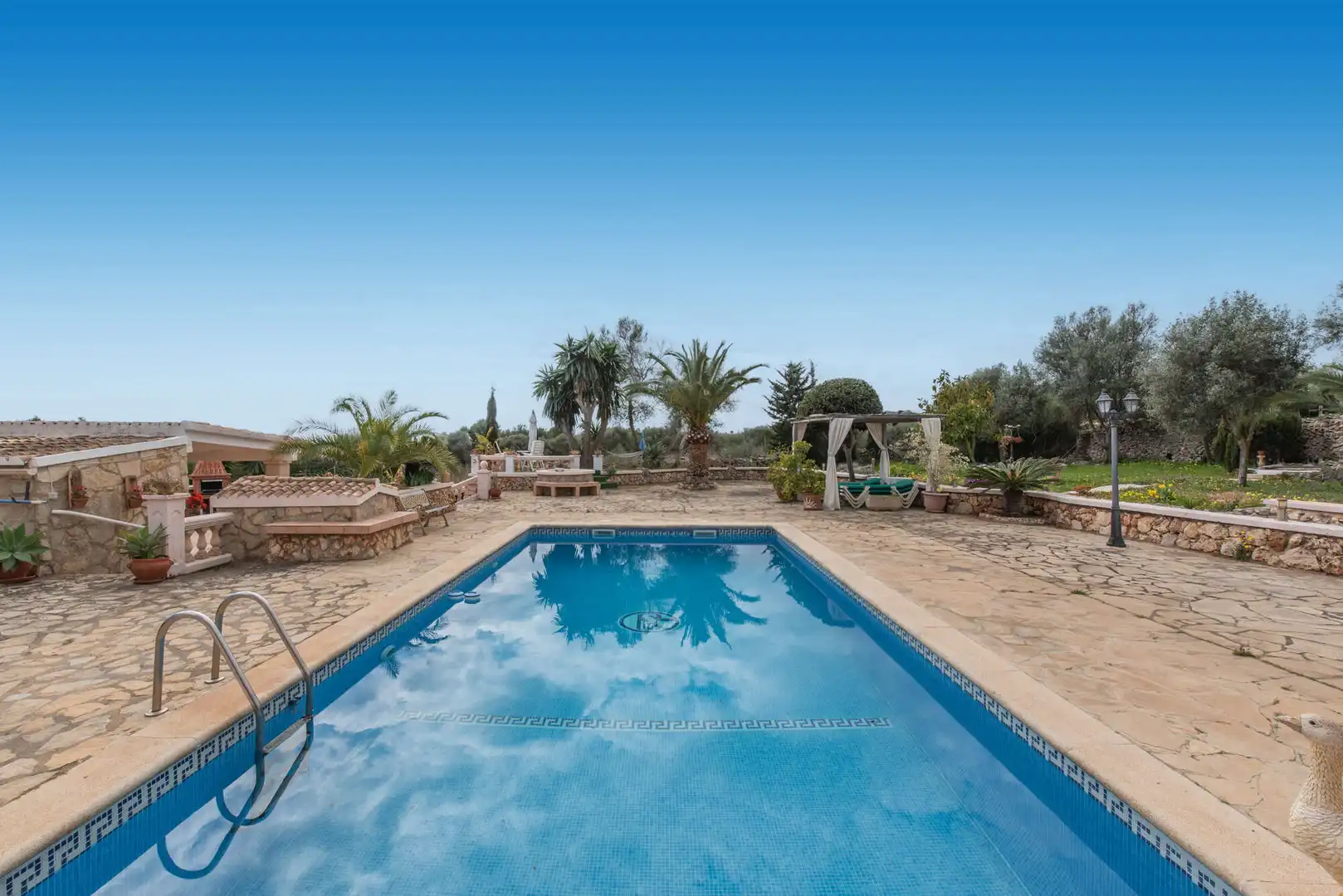 Schwimmbecken von Country house zum Verkauf in Manacor mit Klimaanlage, Heizung und Terrasse