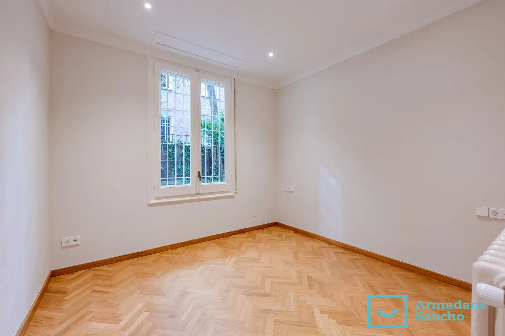 Ground floor for rent in Barcelona  with Private garden and Oven