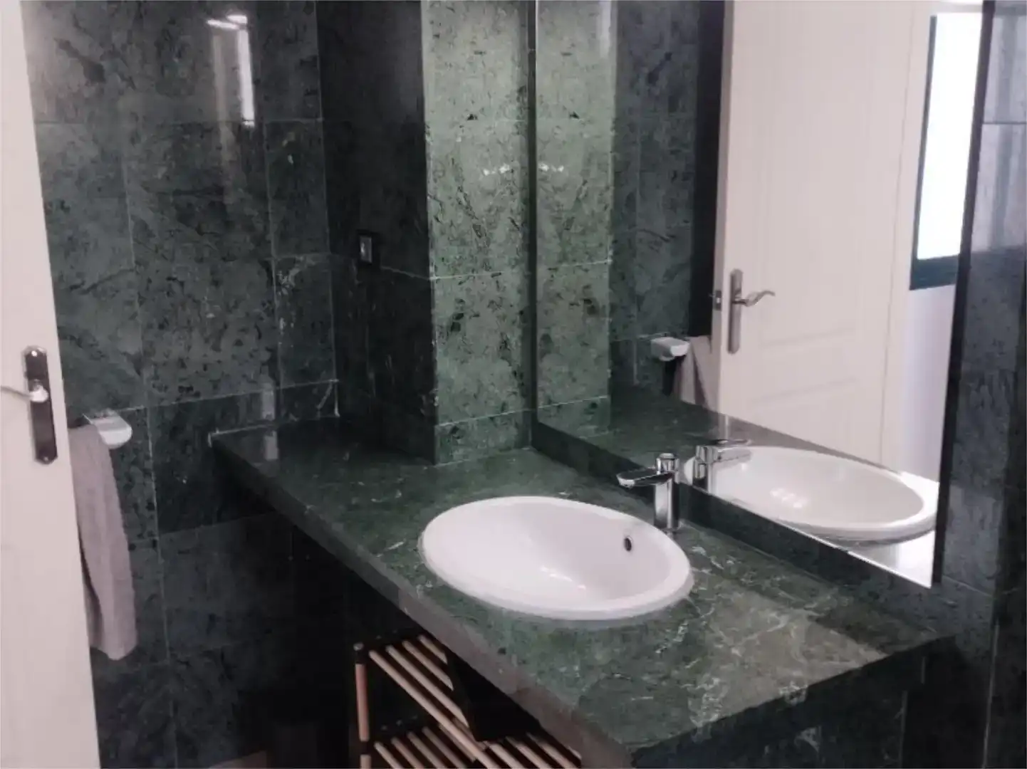 Bathroom of Flat for rent in Marbella  with Air Conditioner and Furnished