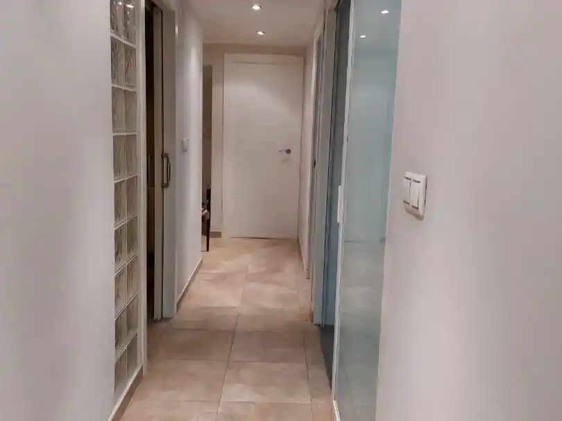 Flat for rent in  Valencia Capital  with Air Conditioner and Balcony