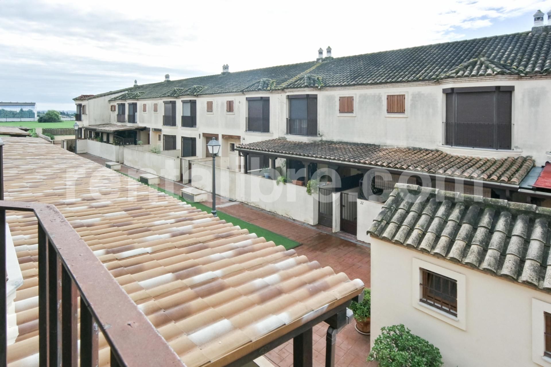 Exterior view of Single-family semi-detached for sale in Jerez de la Frontera  with Private garden, Terrace and Community pool