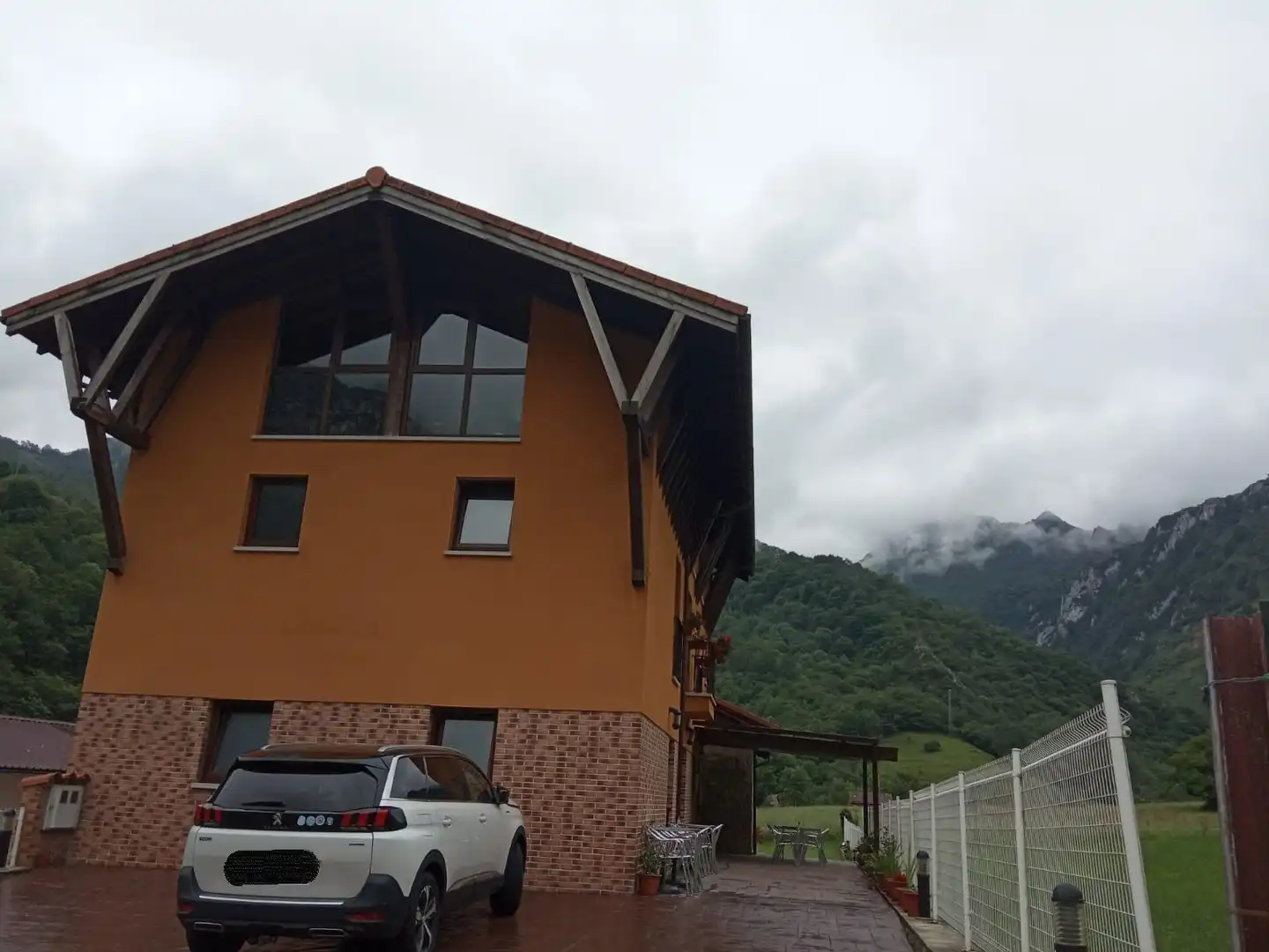 Exterior view of Buildings for sale in Ponga