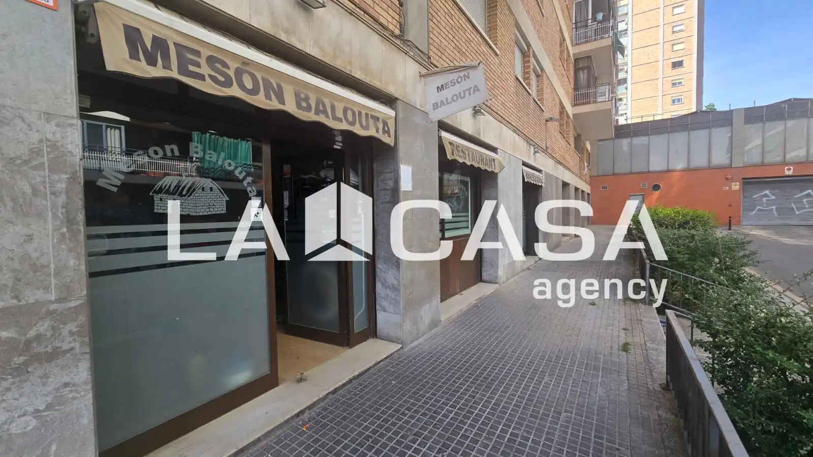 Vista exterior de Local en venta en Barcelona