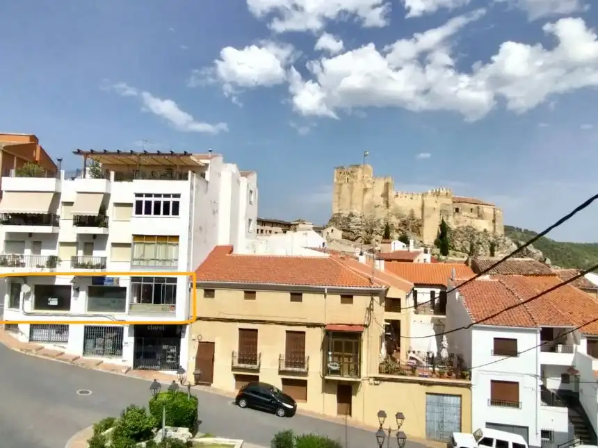 Vista exterior de Local en venda en Yeste