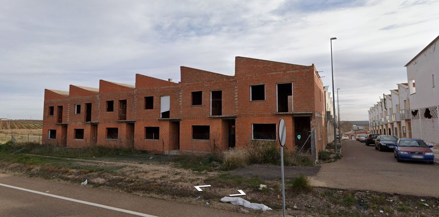 Exterior view of Building for sale in La Albuera