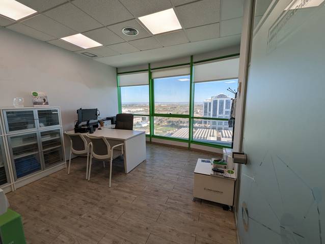 Oficina en Venta en Calle Astronomía, 1 en San Jerónimo - La Bachillera