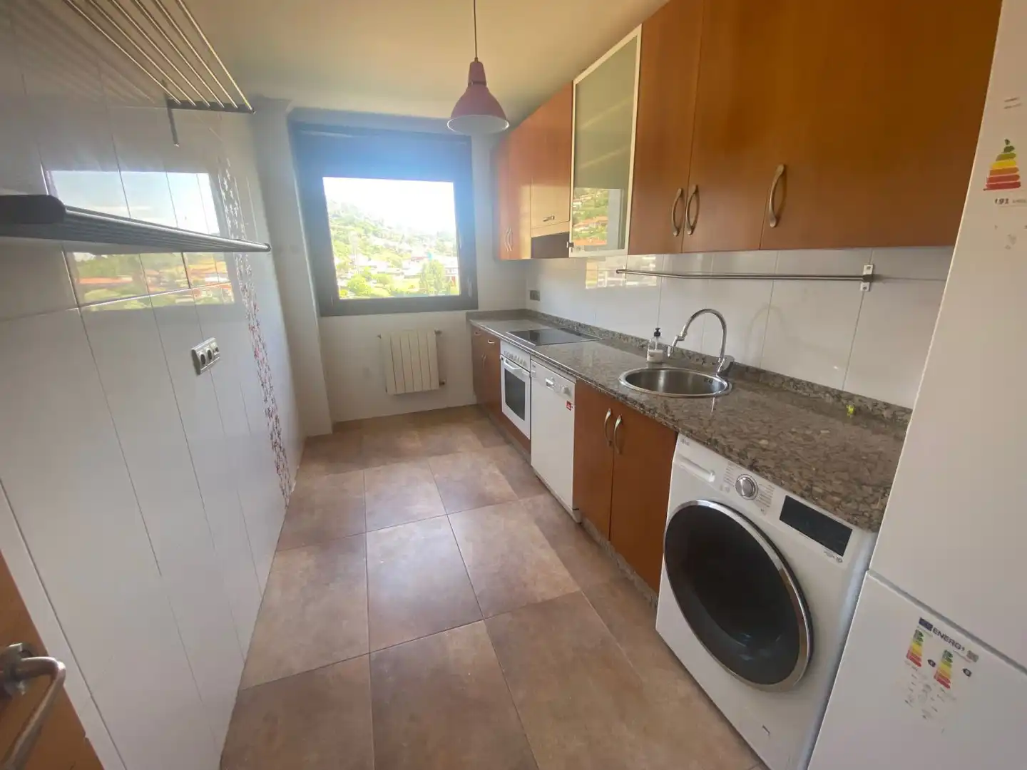 Cocina de Piso en venta en Oviedo  con Calefacción, Trastero y Balcón