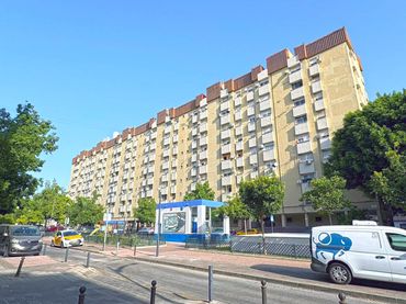 Pis amb ascensor en venda a Calle Pedro Gómez Chaix