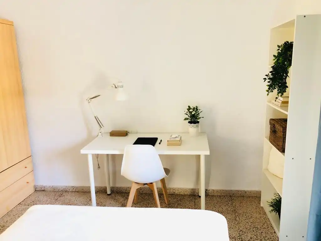 Dormitori de Pis de lloguer en Granada amb Calefacció, Terrassa i Moblat