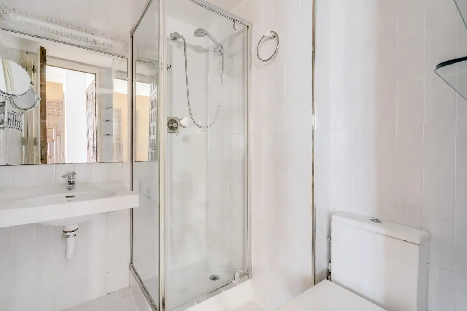 Badezimmer von Maisonette zum Verkauf in Barcelona mit Klimaanlage, Parkett und Terrasse