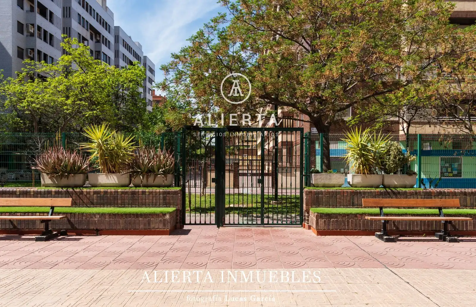 Exterior view of Flat for sale in Zaragoza  with Heating and Storage room