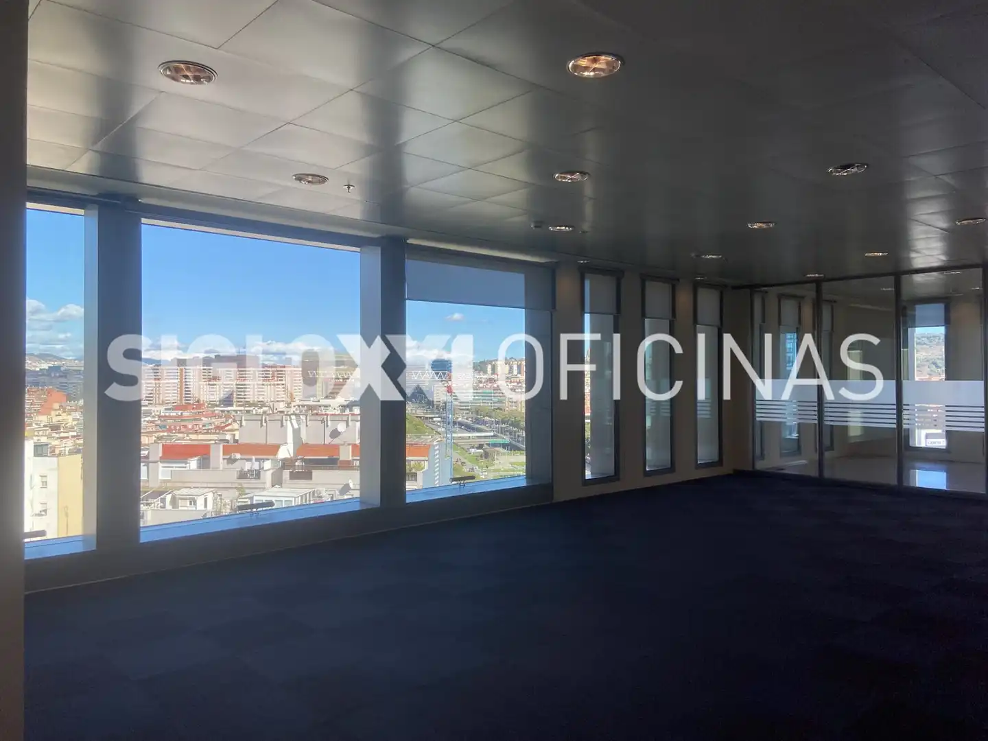 Büro zur Miete in L'Hospitalet de Llobregat mit Klimaanlage und Heizung