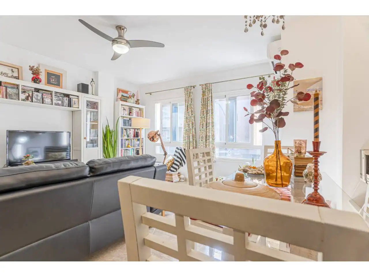 Sala de estar de Piso en venta en Rincón de la Victoria con Aire acondicionado
