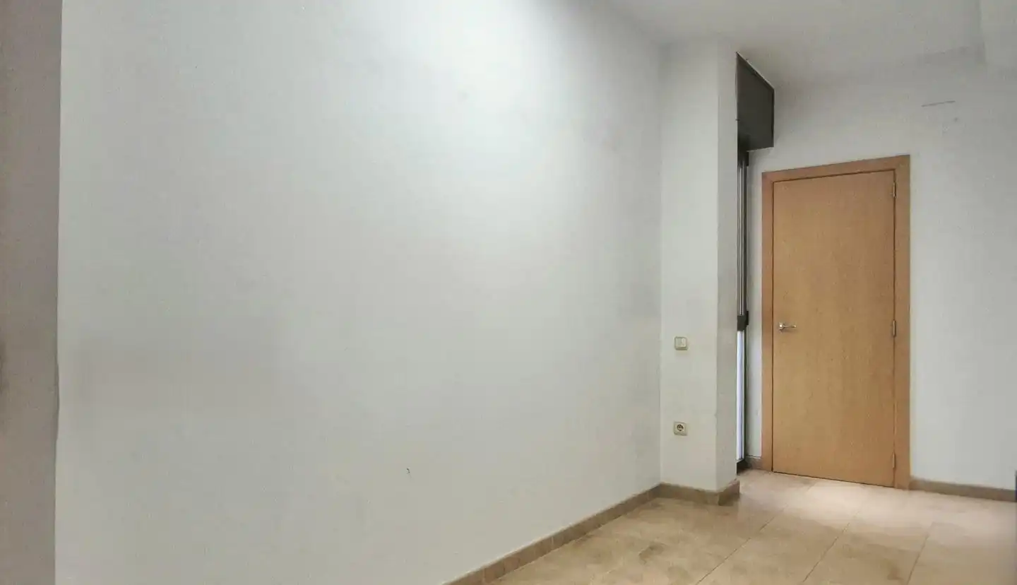 Piso en venta en Terrassa con Calefacción y Balcón