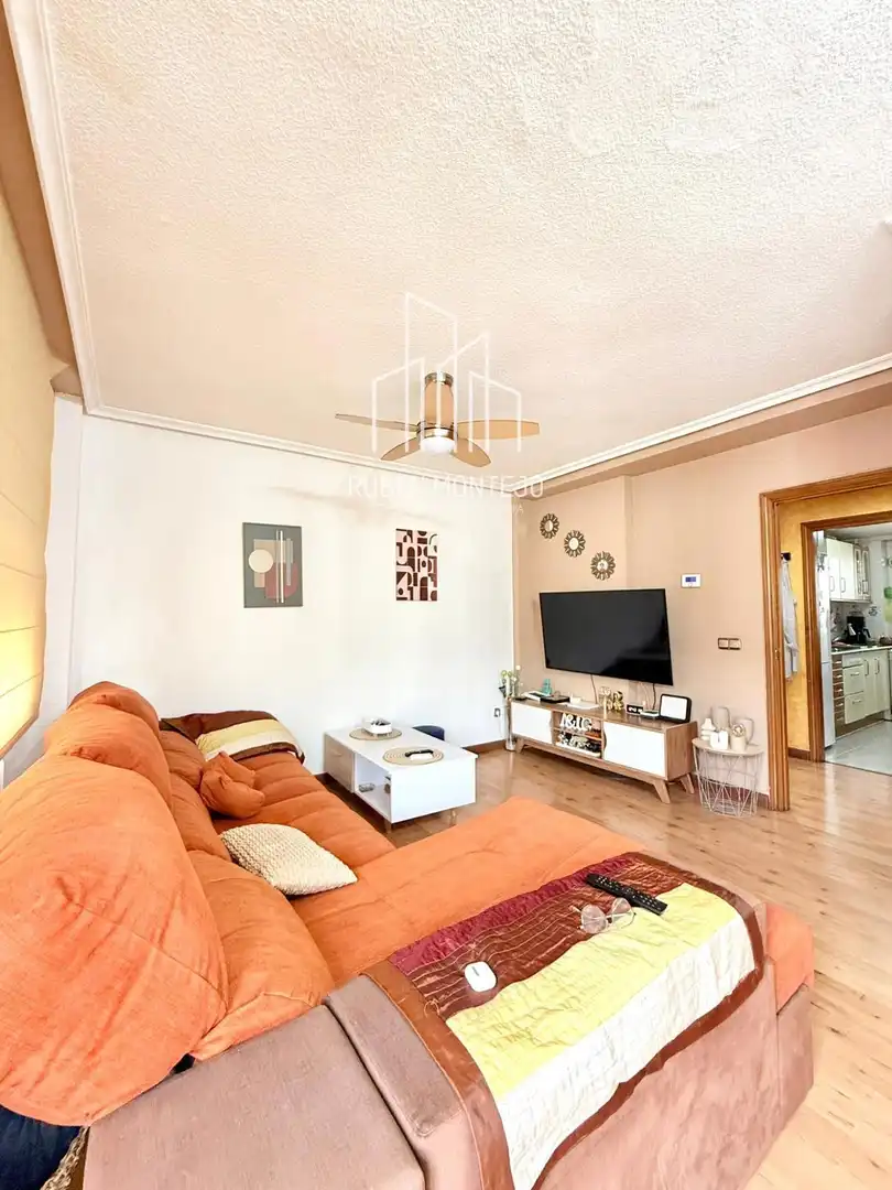Sala de estar de Piso en venta en Salamanca con Calefacción, Terraza y Balcón