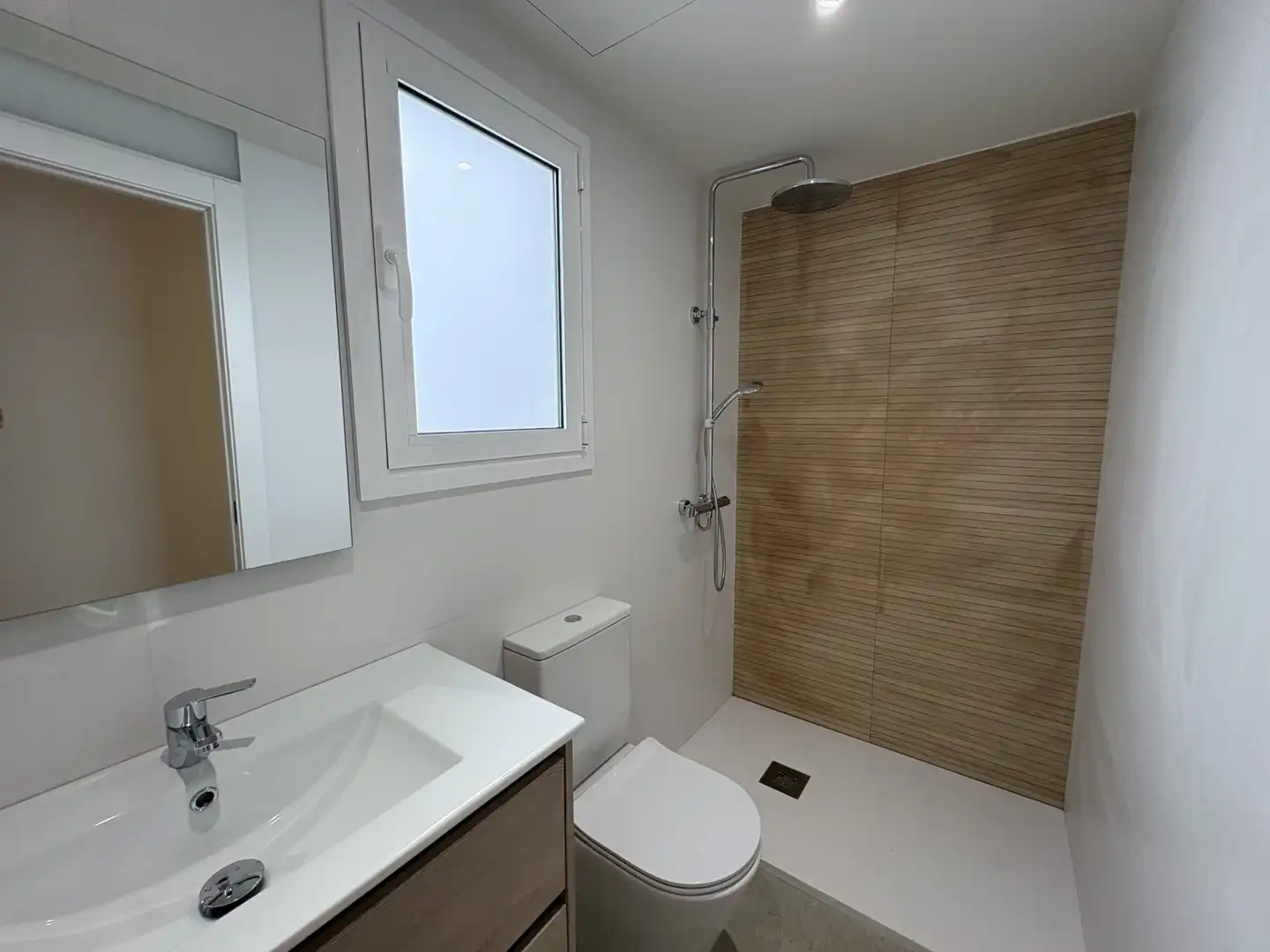 Baño de Piso en venta en Sabadell con Aire acondicionado, Calefacción y Parquet
