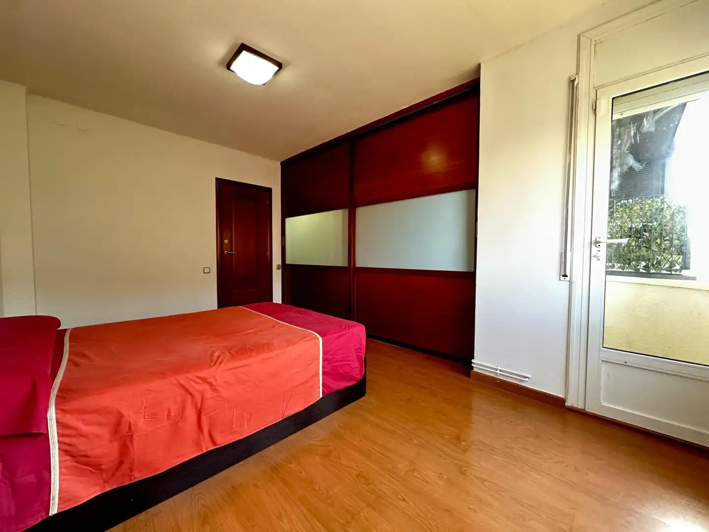 Habitación de Piso en venta en Terrassa con Calefacción, Balcón y Alarma