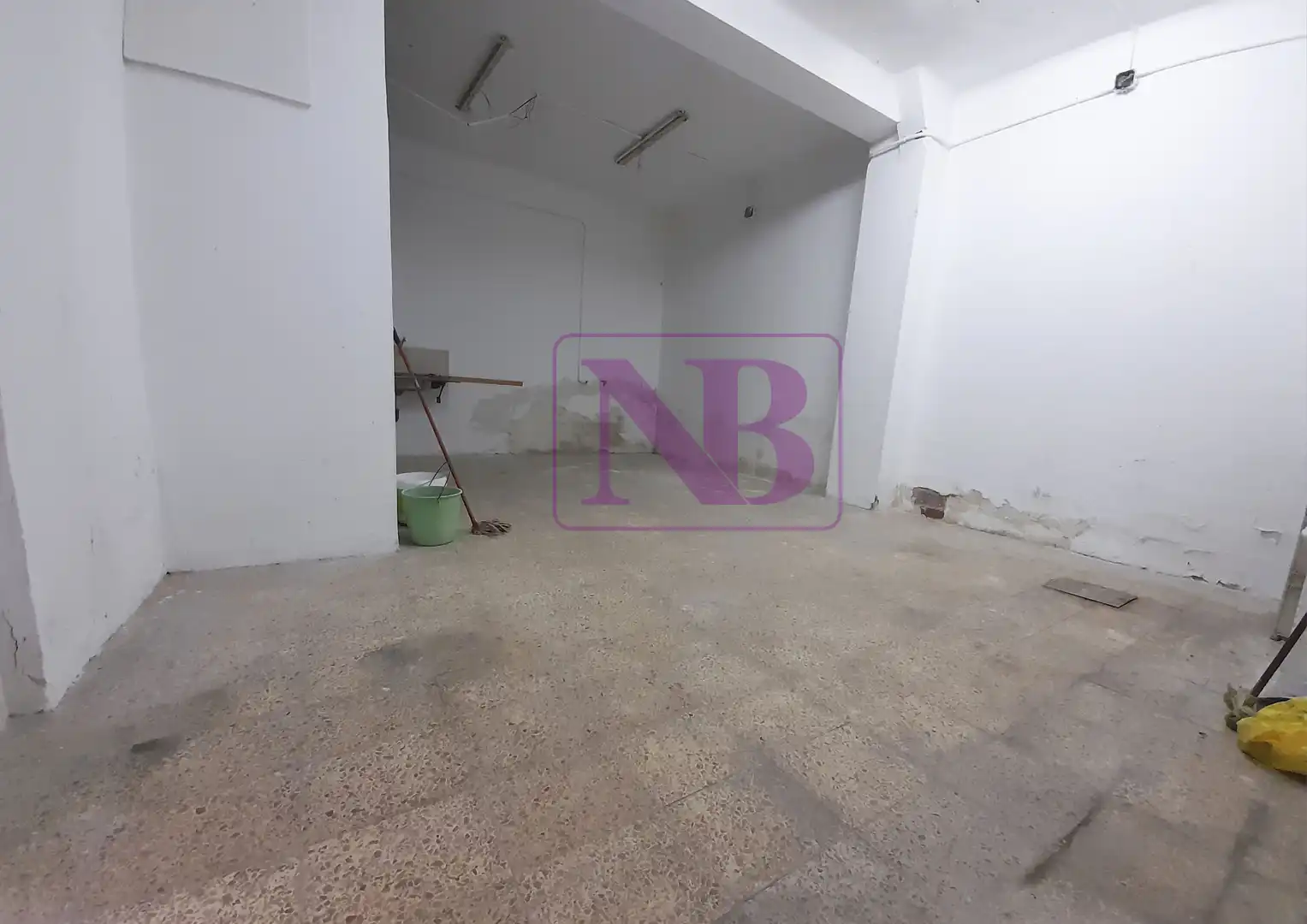 Business premises for sale in Carrer d'Antoni Gaudí, imagen 2