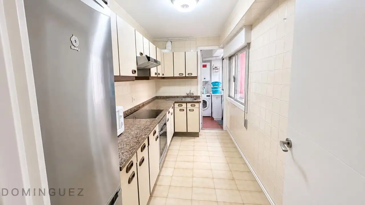 Kitchen of Flat for rent in Vigo   with Heating, Furnished and Balcony