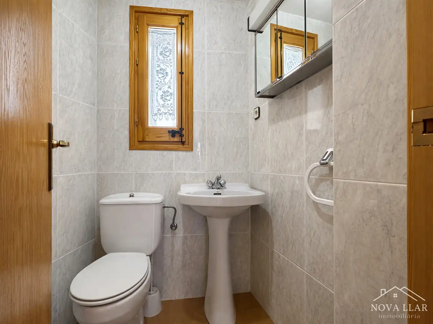 Adosado con terraza en venta en Passatge Perdigai, imagen 8